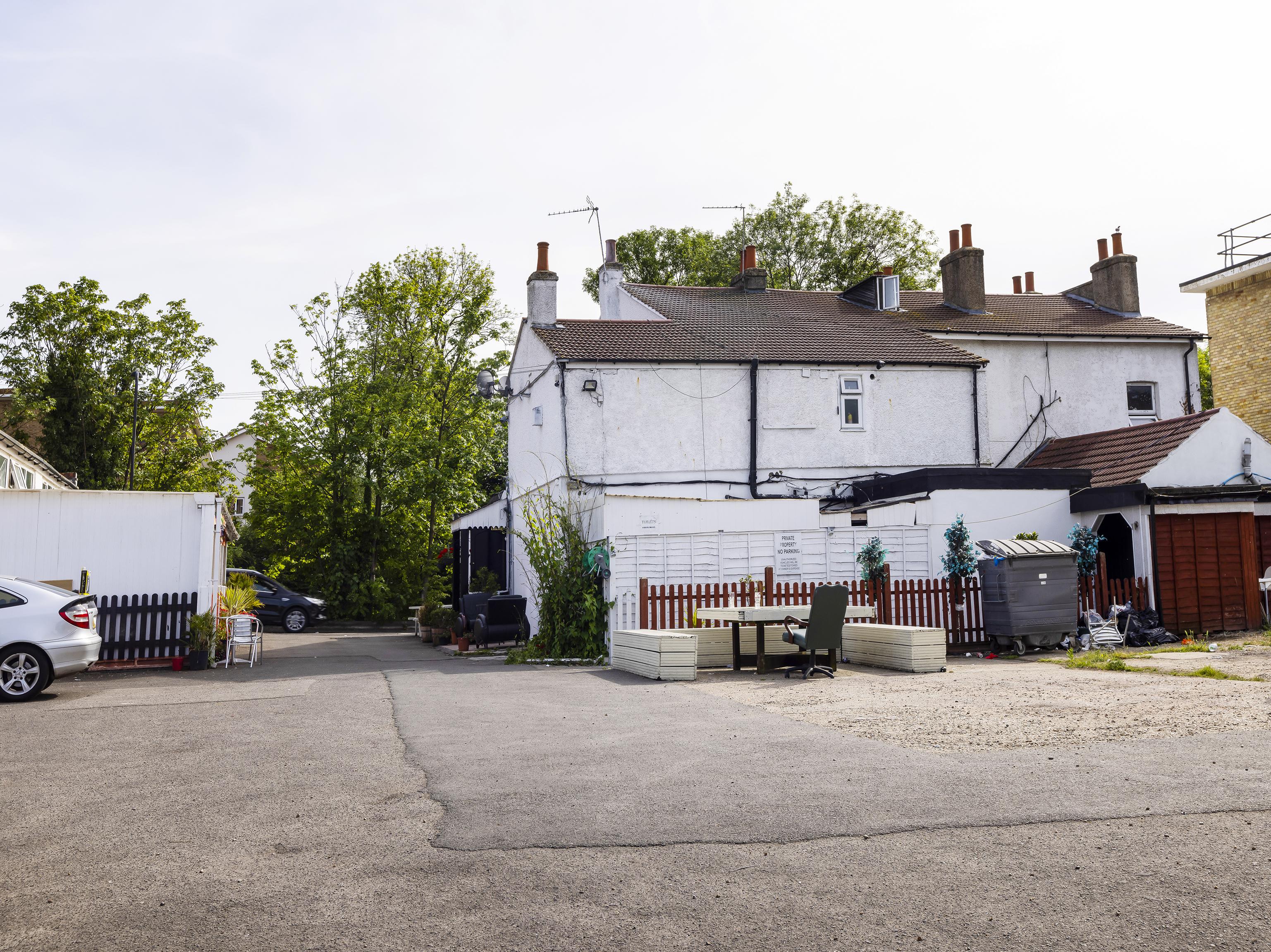 Old Oak Tree Inn Hounslow Exterior photo