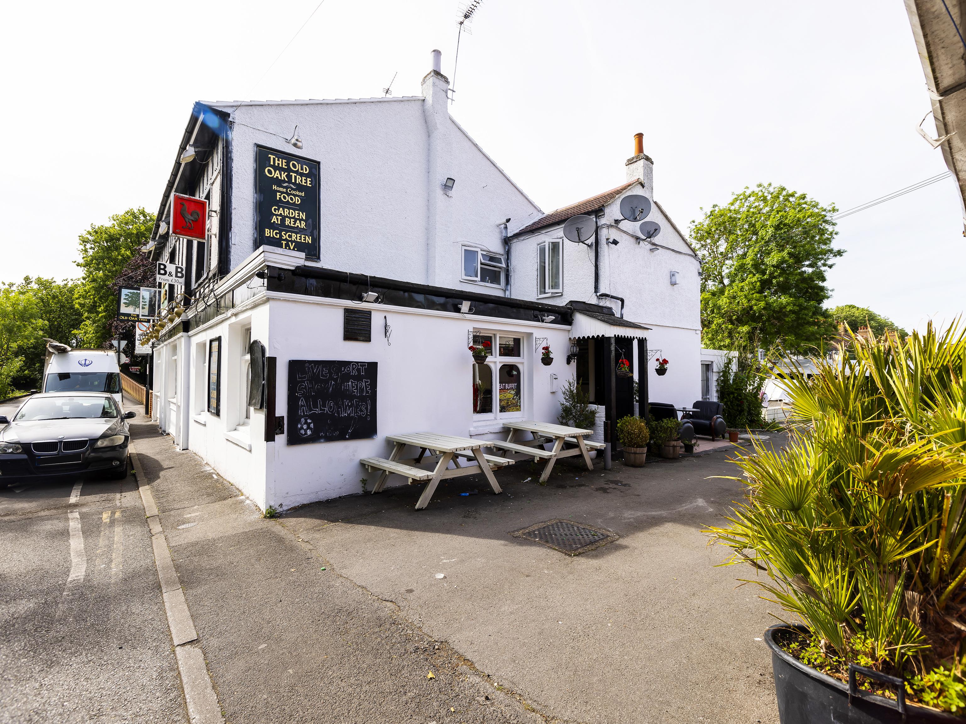 Old Oak Tree Inn Hounslow Exterior photo